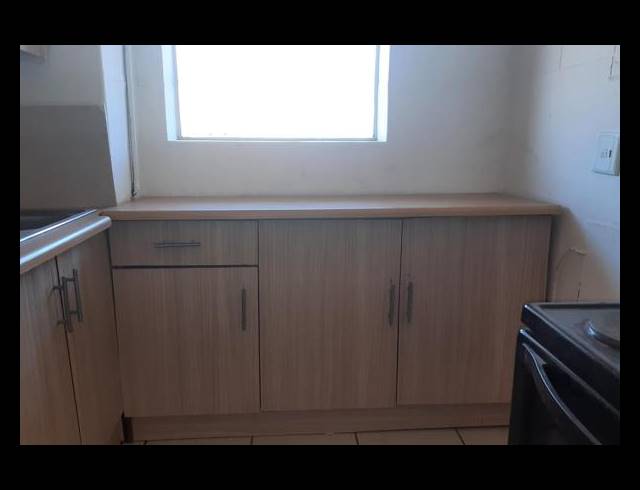 2 BEDROOM APARTMENT FOR SALE IN RHODESFIELD